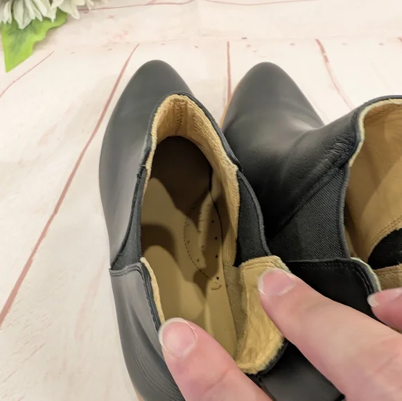 ๐ SALE ๐ NIB Nisolo Classic Chelsea Black Leather Ankle Boots - Picture 7 of 16